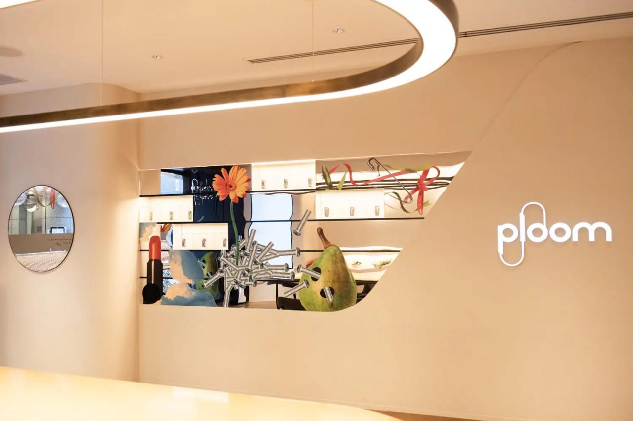 Ploom Shop 銀座店は、今回のコラボ仕様に