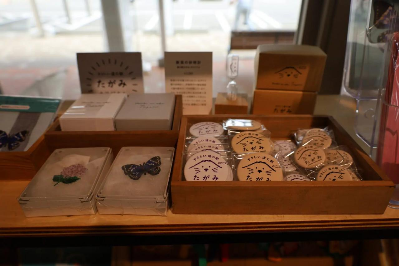 道の駅たがみのロゴを使った缶バッチ