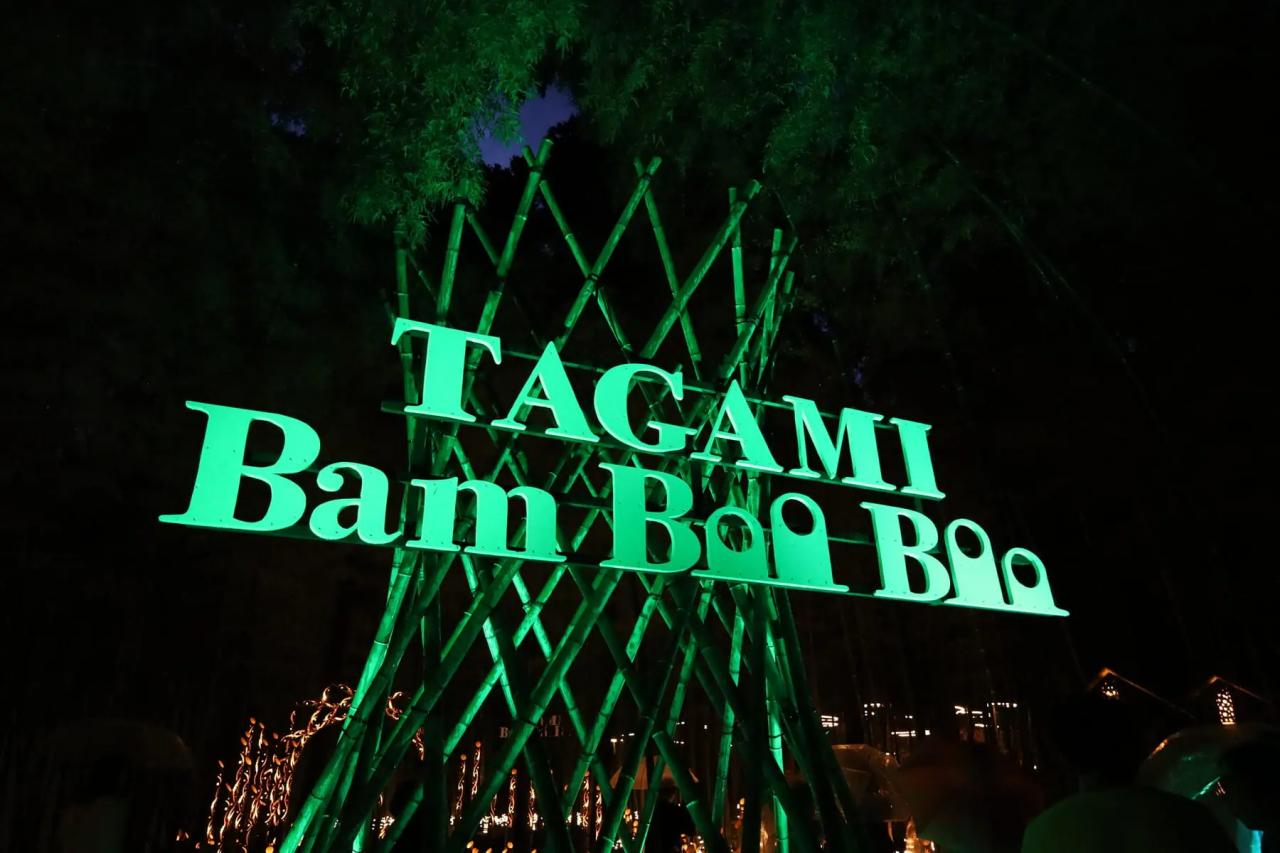 たがみバンブーブーのロゴが掲げられた会場エントランス