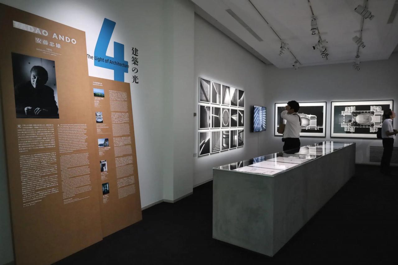 写真資料を中心に構成された展示ブース