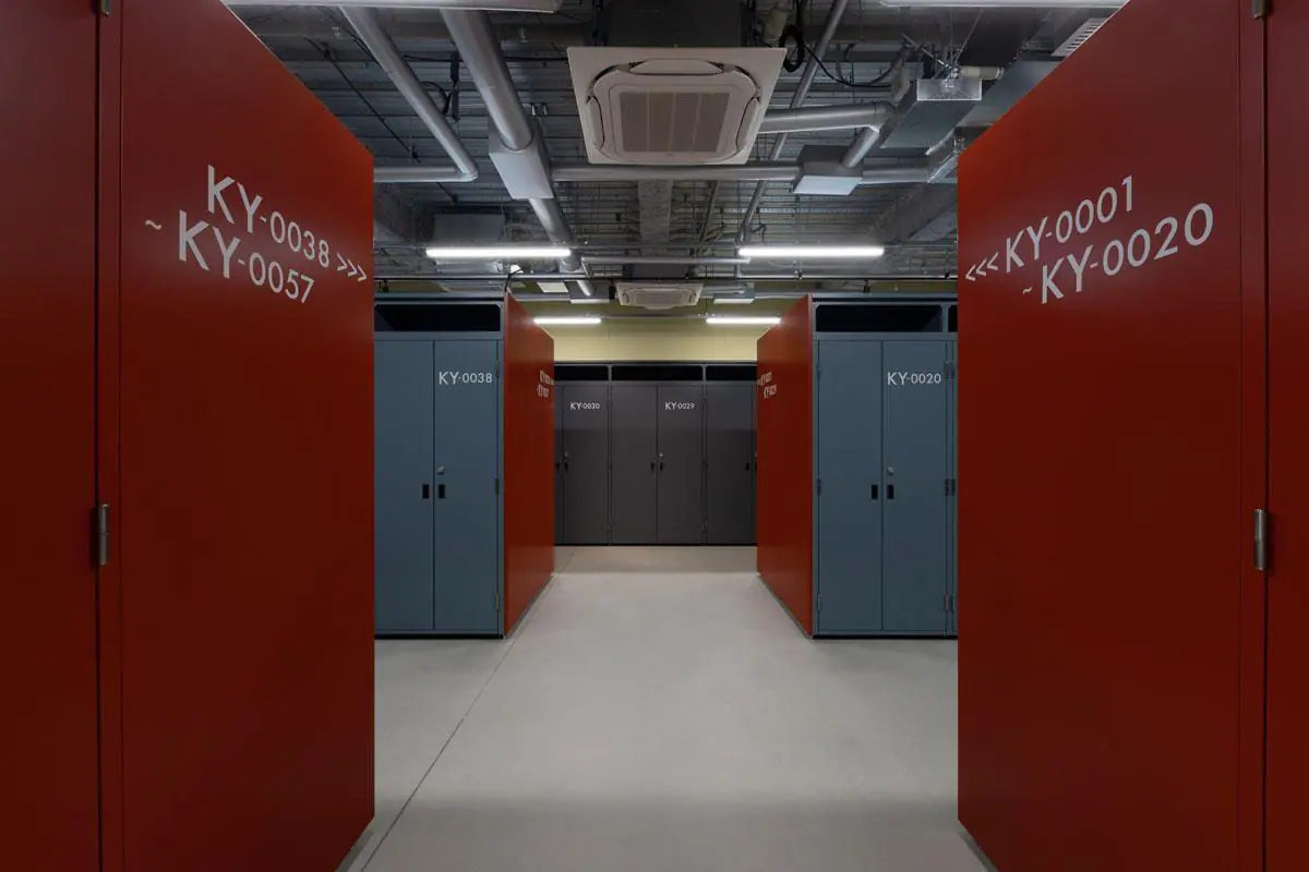 「TERRADA ART STORAGE 京都」内観。美術品に適した温度20℃±5℃および湿度50%±10%の保管環境を提供