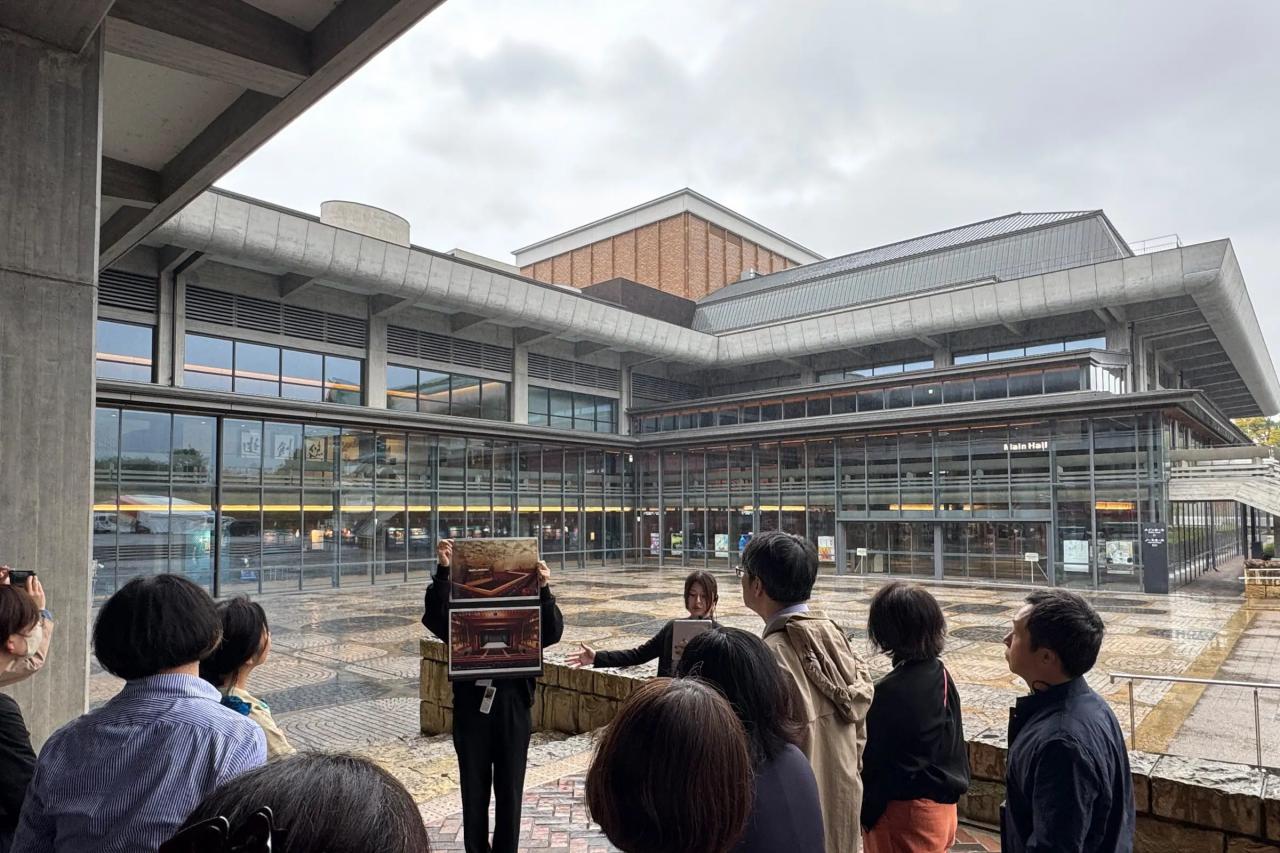 ガイドツアーの様子