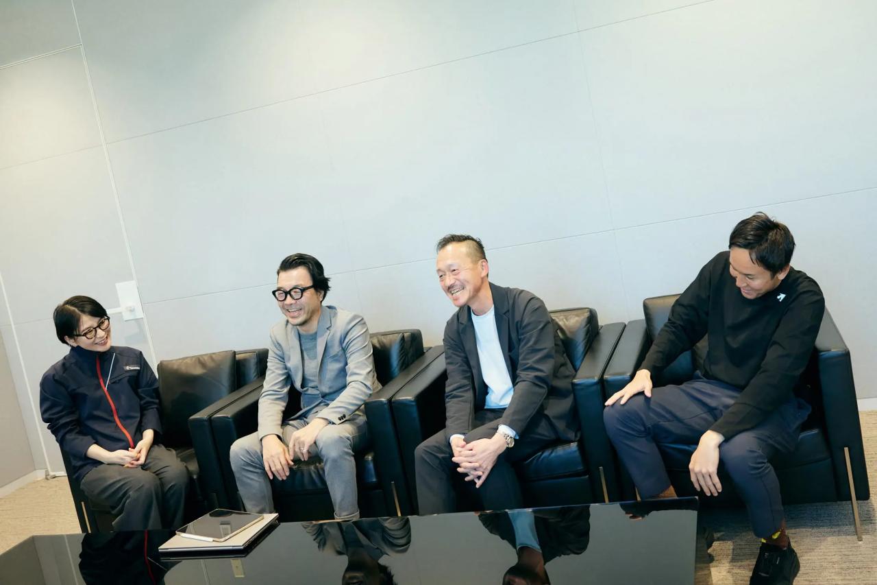 現場の声から生まれたワークウェア。丹青社とデサントがつくる“働きやすさ”と“働きがい”のかたち