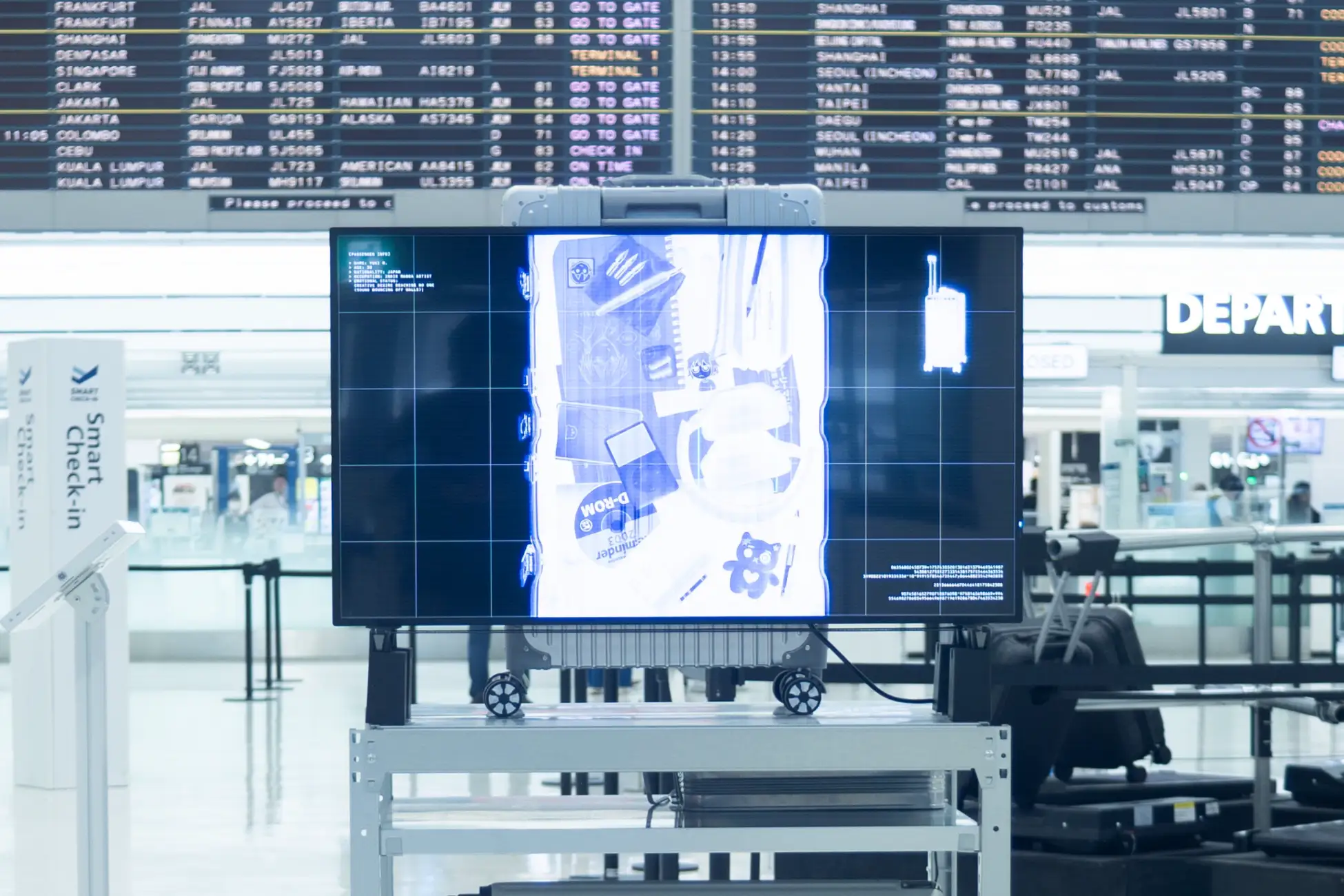 NARITA ART RUNWAY 2025 佳作「Unpacking the Invisible／RIKI OSAWA」