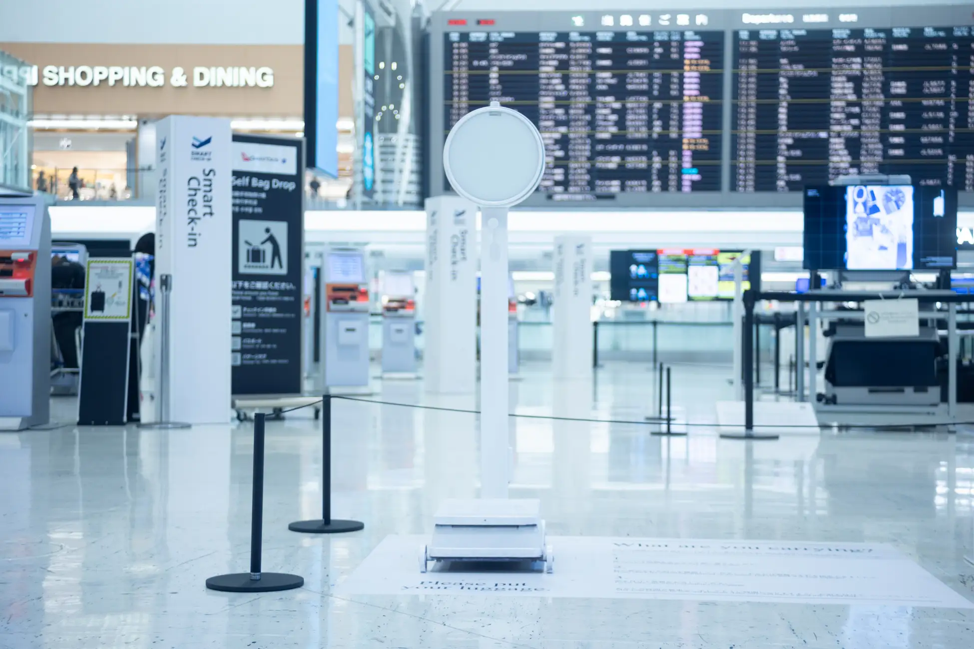 NARITA ART RUNWAY 2025 佳作「What are you carrying?／KIZUKU WAKITA」