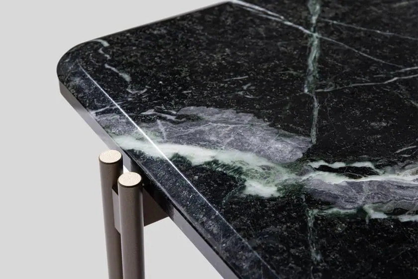 リッツウェルがミラノサローネ2026に出展、「ゆらぎの均衡」をテーマに新作を発表