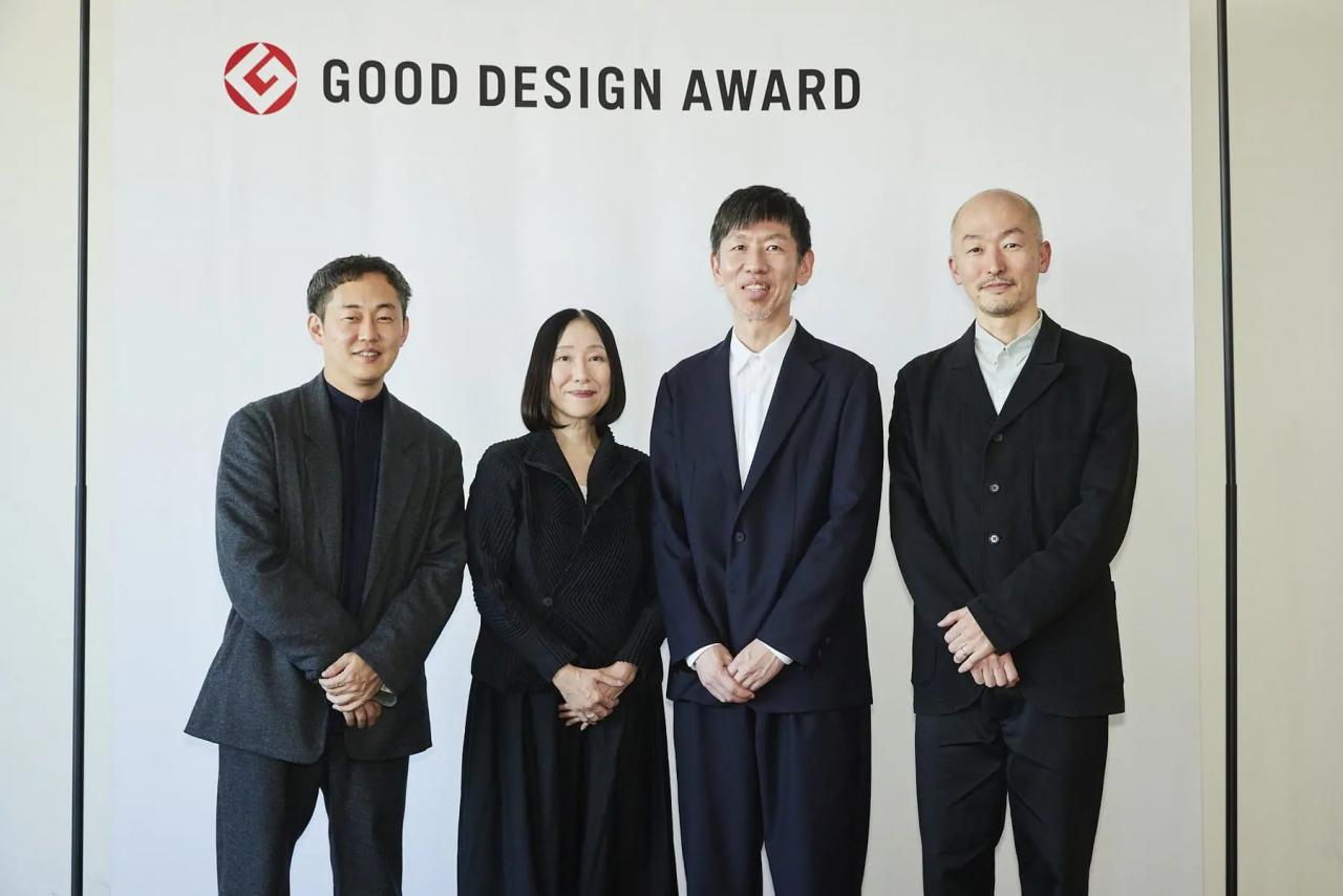 左から原田祐馬、川上典李子、中川淳、鈴木元