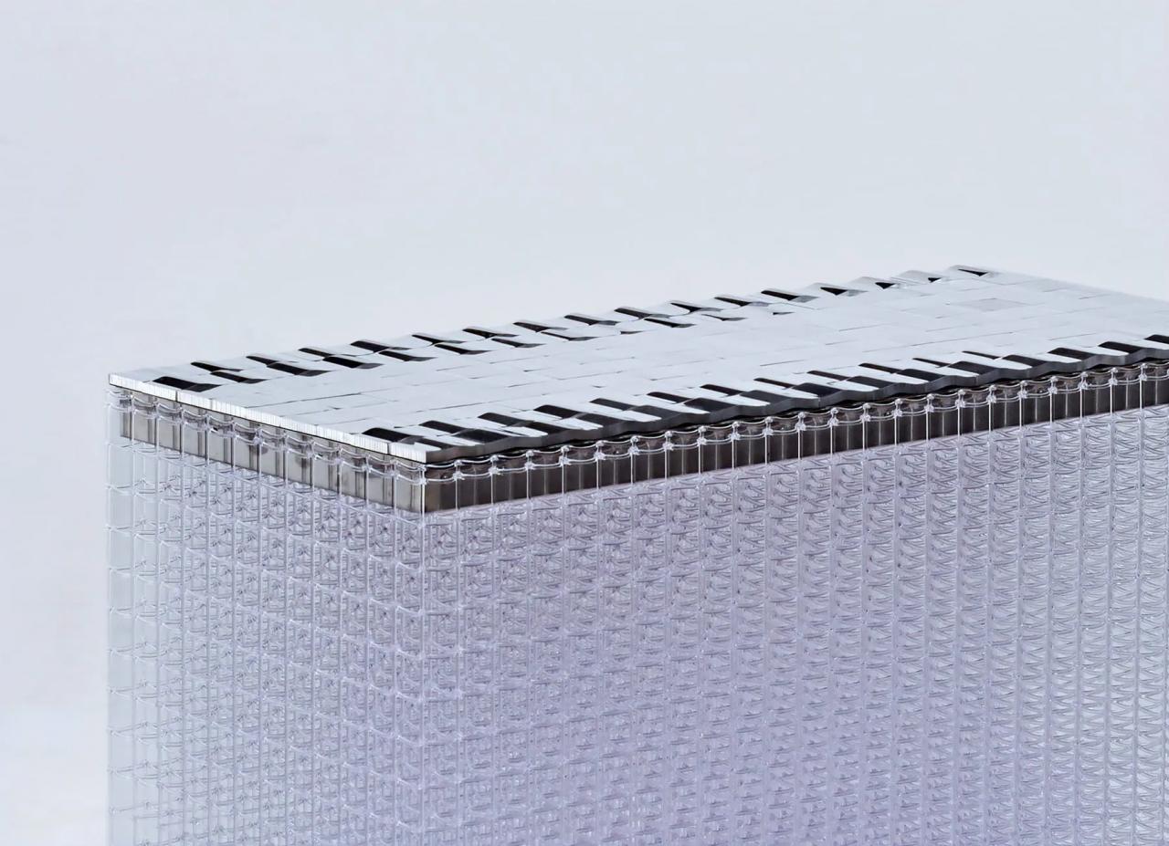 サインメーカーのDAIKANがミラノデザインウィーク2026に初出展。新素材を用いたテーブルを発表