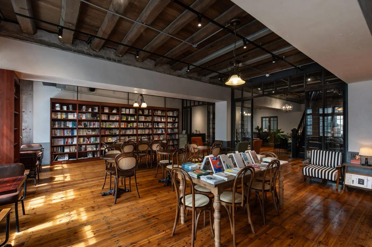 写真提供:銀月書店 Moonlight Books